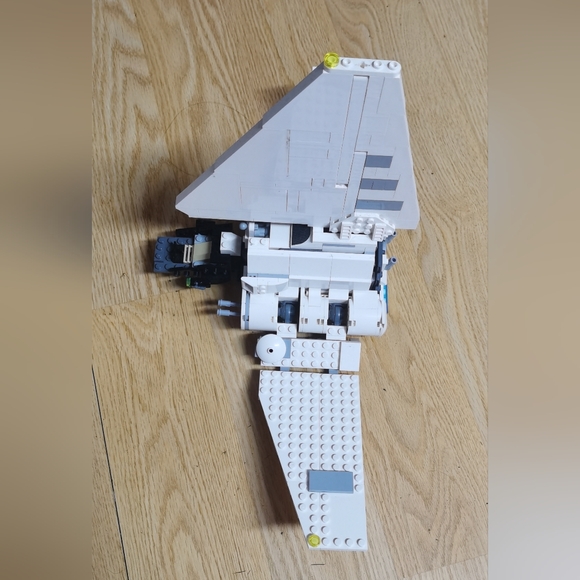LEGO Star Wars: Imperial Shuttle 75302 Incomplete - Picture 4 of 6